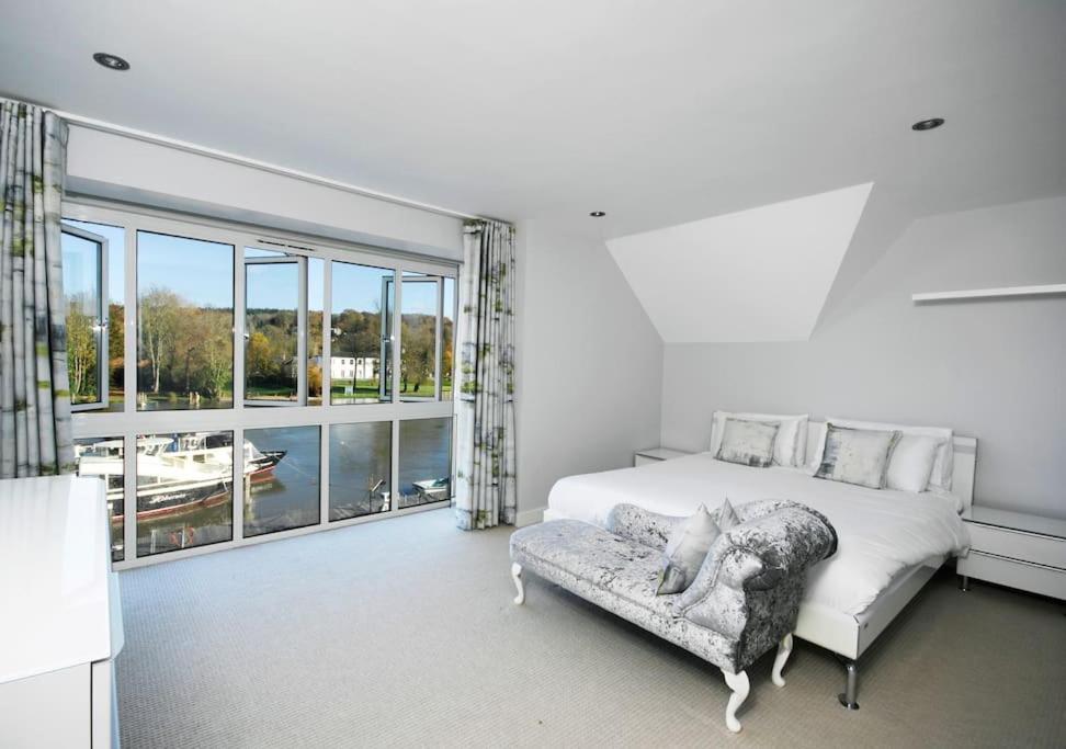 The Oars - Riverfront Property Henley-on-Thames Exterior foto